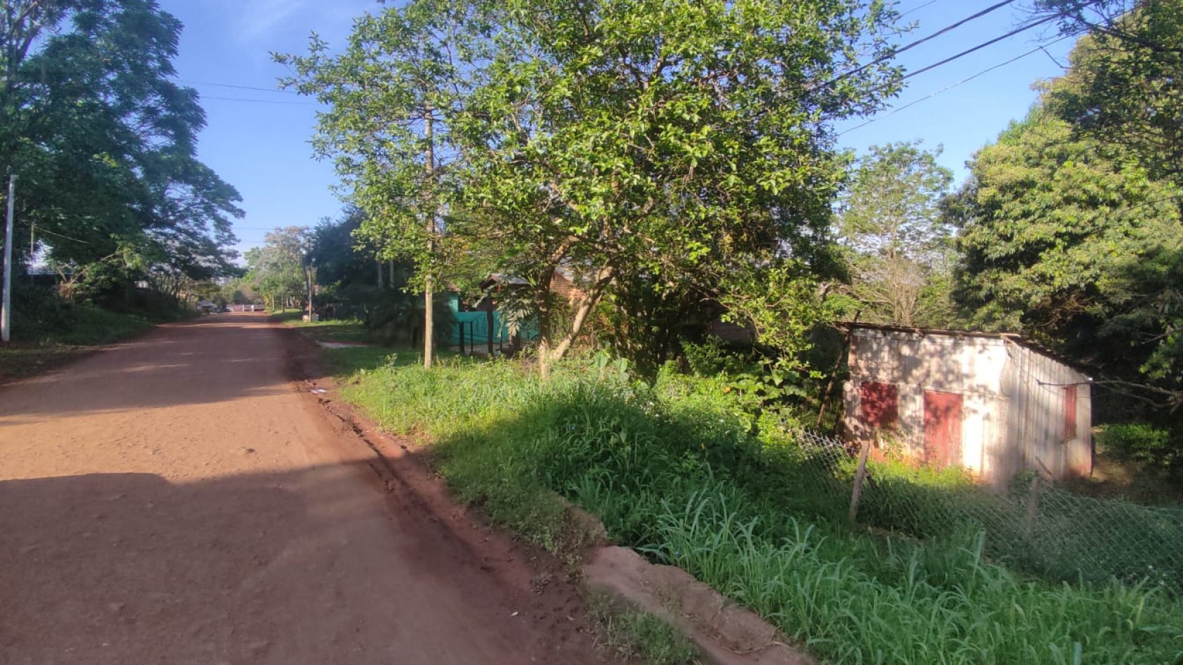 Vende Terreno con casa 