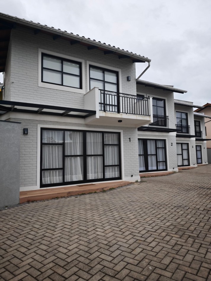 VENDE DUPLEX EN SANTA CATARINA - PENHA - BRASIL